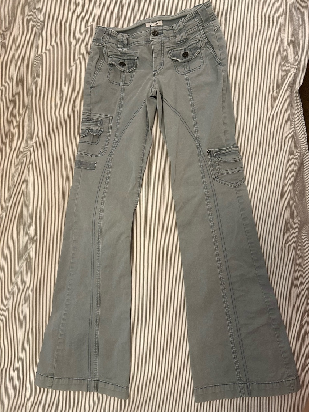 Garage Women's Light Gray/Blue Flare Cargo Jeans like New Size 0